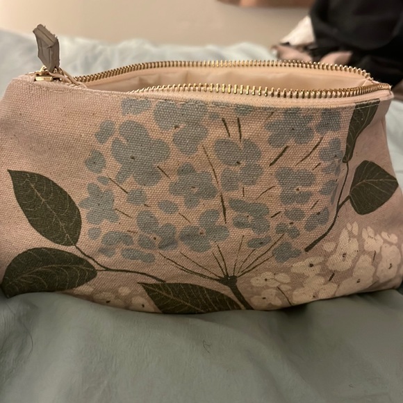 Fringe studio hydrangea blossom, case - Picture 1 of 5